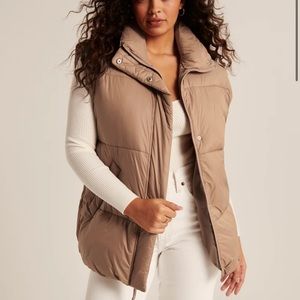 Abercrombie Oversized Puffer Vest